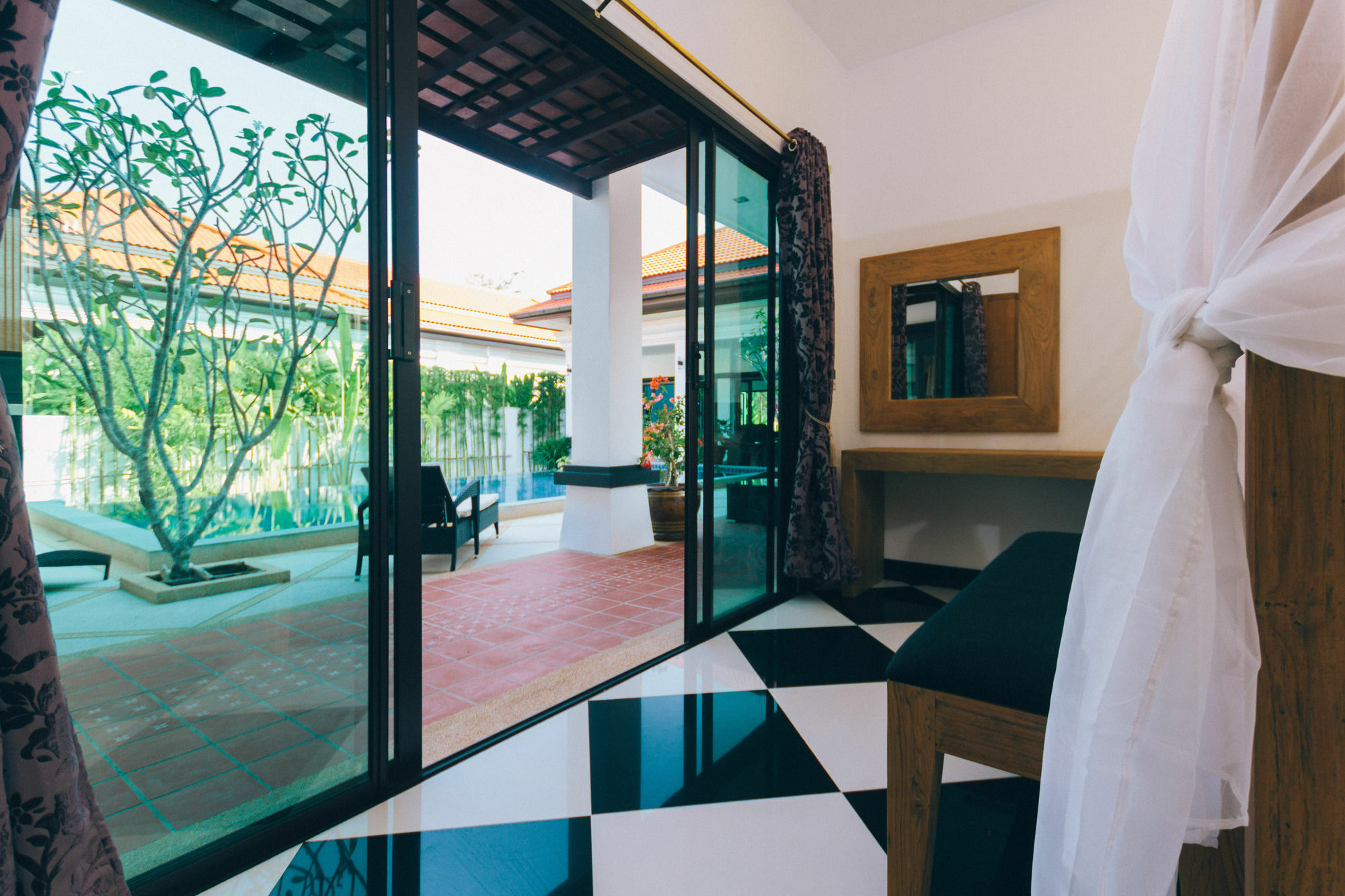 Jewels Villas Phuket Surin Beach  Extérieur photo
